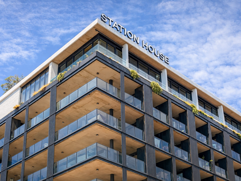 Executive Coastal Living at Station House. 2 Bed, 2 Bath with Premium Amenities in Sea Point. - Photo 6