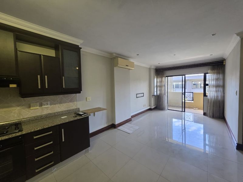Spacious 2-Bed Apartment for rent - Photo 2