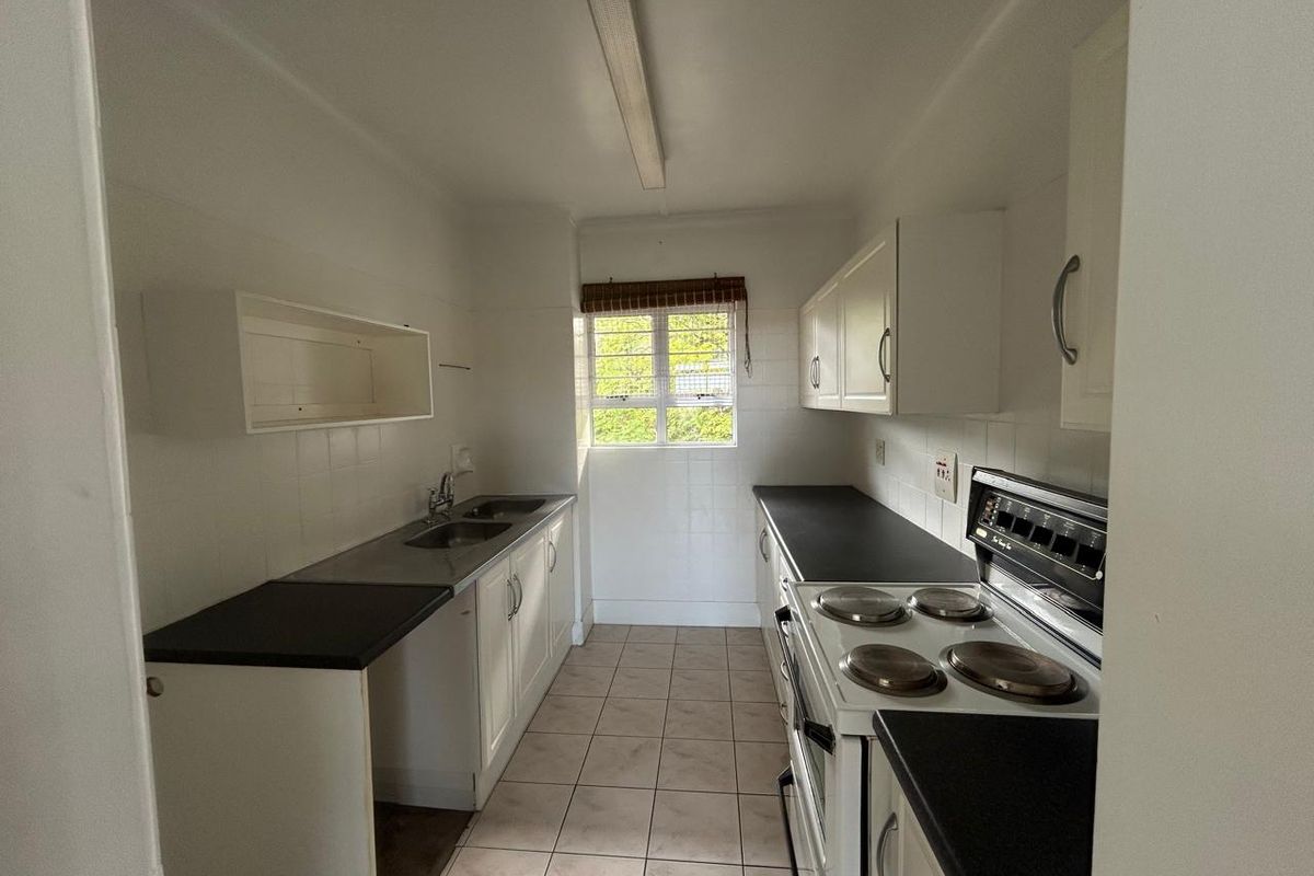 3 Bedroom Apartment - Photo 4