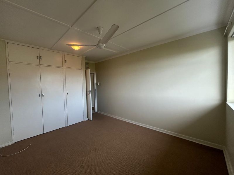 3 Bedroom Apartment - Photo 5