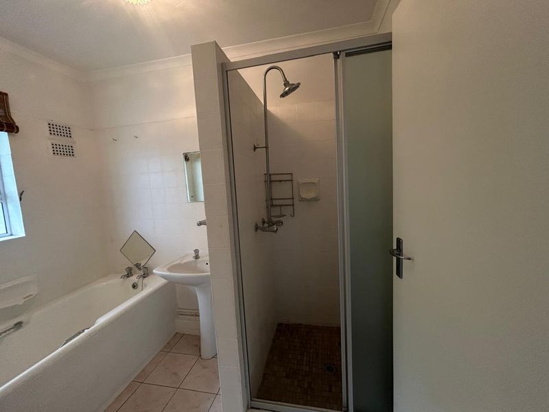 3 Bedroom Apartment - Photo 7