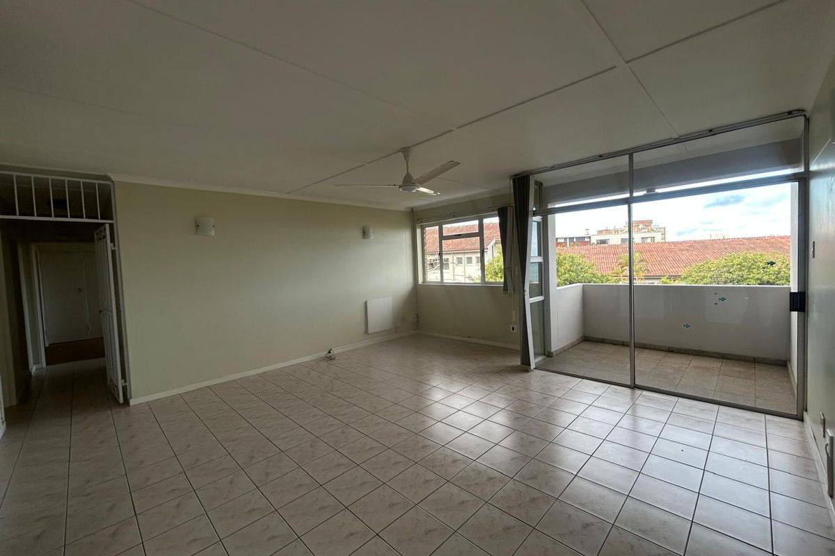 3 Bedroom Apartment - Photo 3