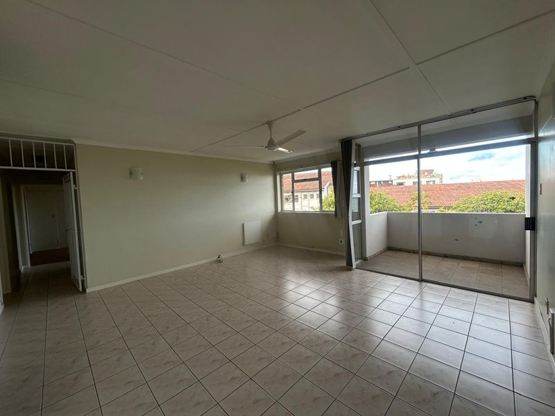 3 Bedroom Apartment - Photo 3