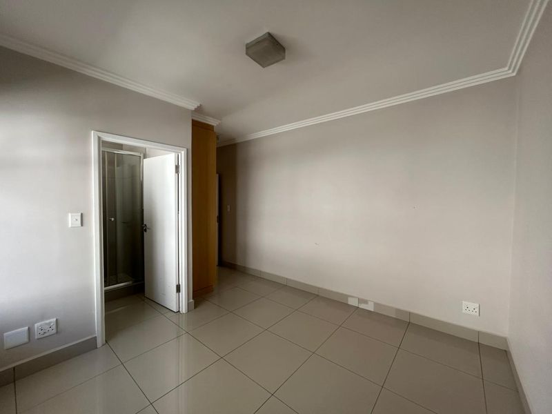 Modern 2 Bedroom, 2 Bathroom Apartment for Sale in Umhlanga Ridge - Photo 9