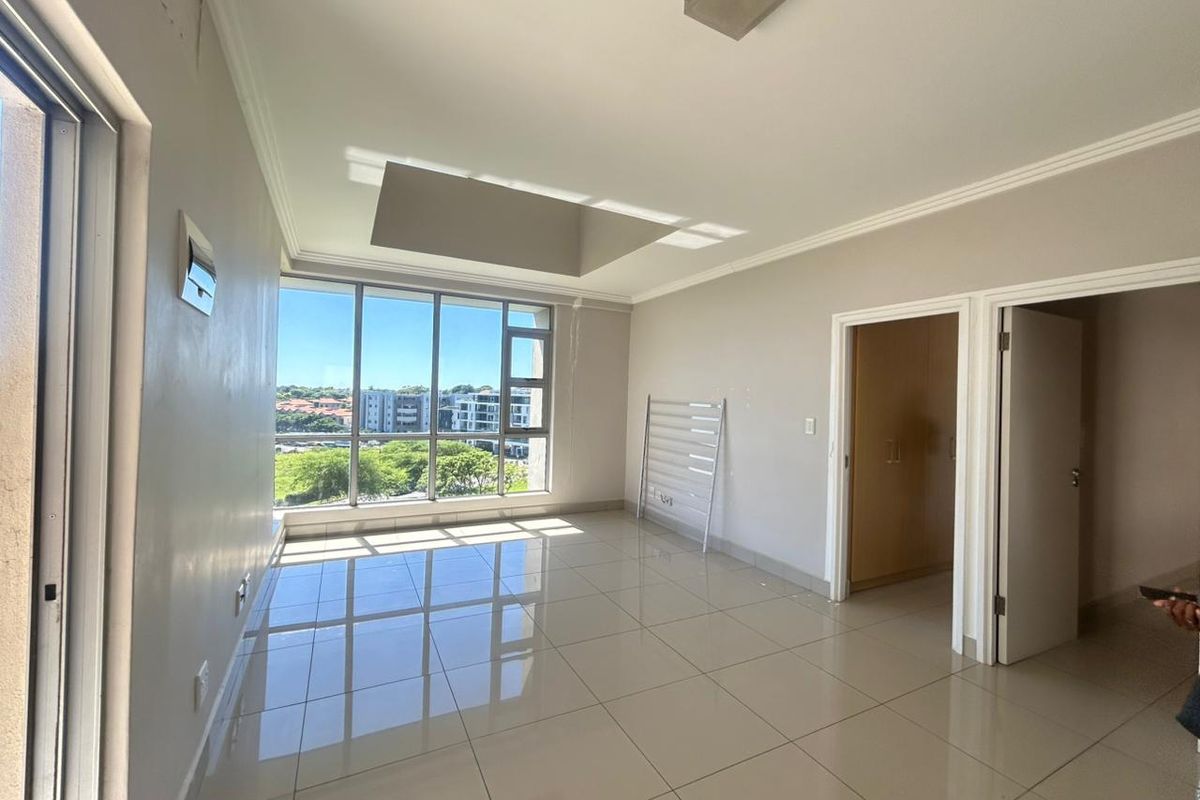 Modern 2 Bedroom, 2 Bathroom Apartment for Sale in Umhlanga Ridge - Photo 3