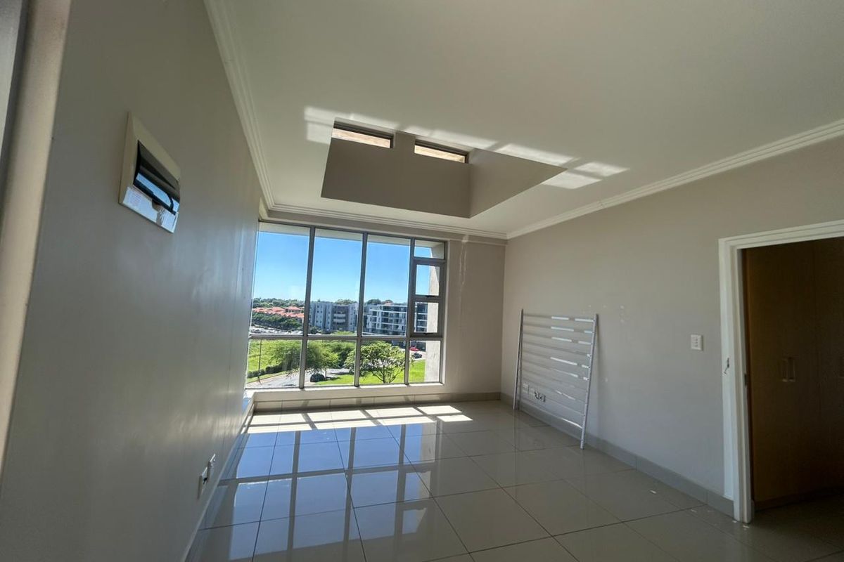 Modern 2 Bedroom, 2 Bathroom Apartment for Sale in Umhlanga Ridge - Photo 4