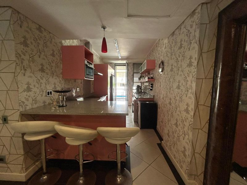 Stylish 2 Bedroom, 2 Bathroom Apartment with Dual Balconies in Umhlanga - Photo 3