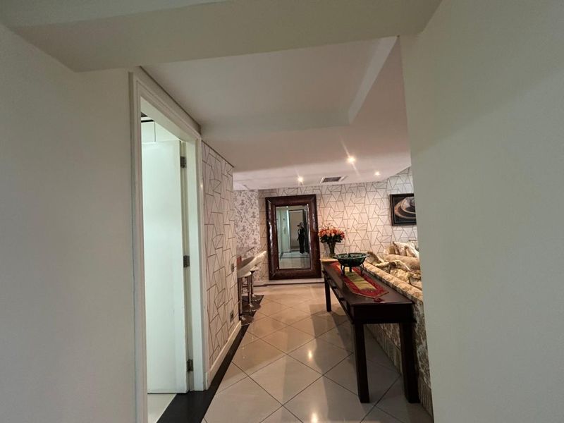 Stylish 2 Bedroom, 2 Bathroom Apartment with Dual Balconies in Umhlanga - Photo 2