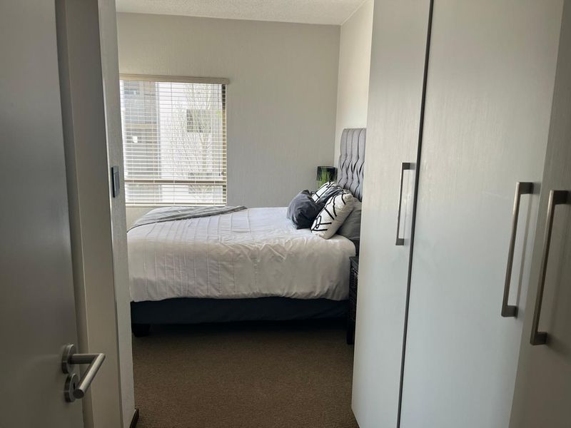 2 Bedrooms 2 Bathrooms - Photo 5