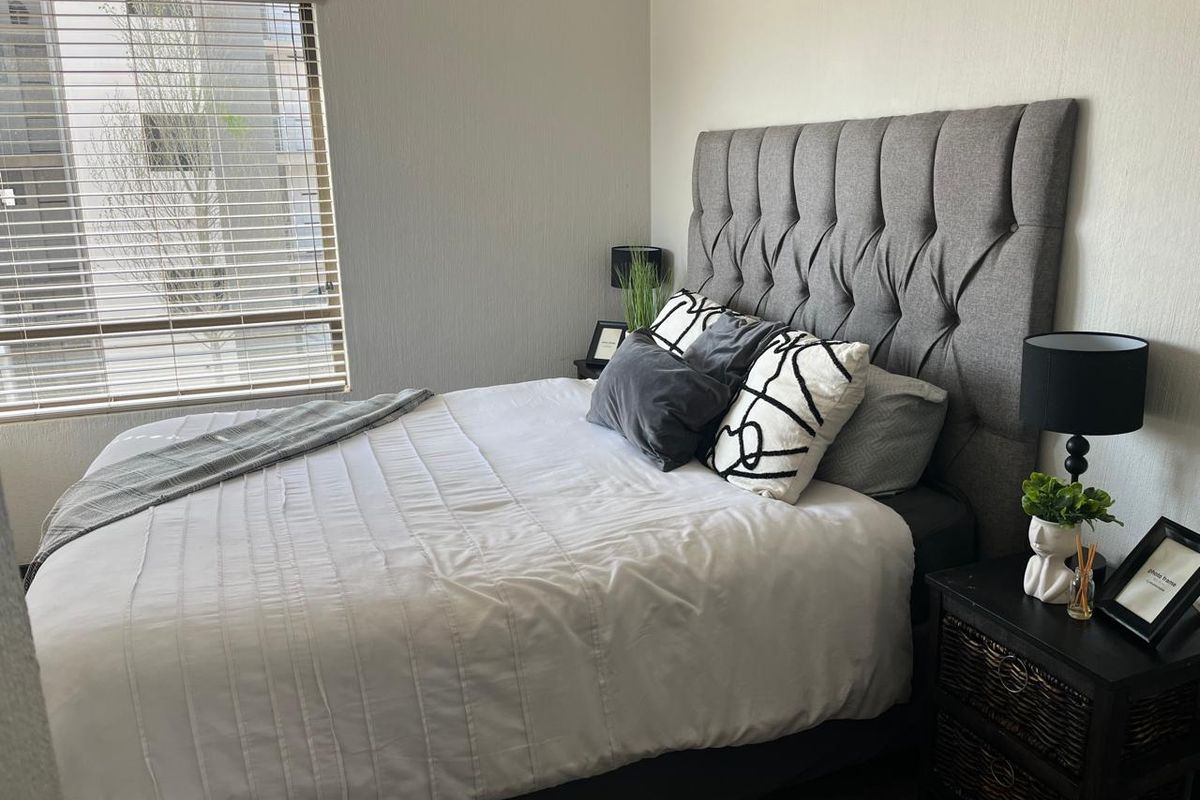 2 Bedrooms 2 Bathrooms - Photo 4