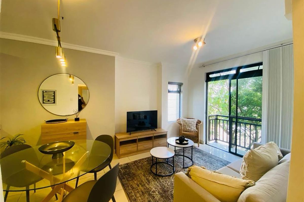 Spacious Two Bedroom Apartment - Photo 4