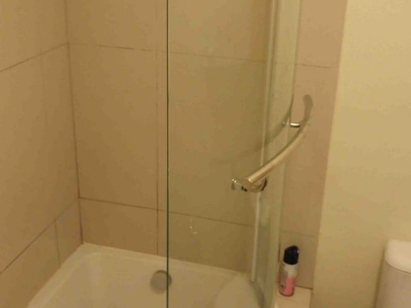 Spacious Two Bedroom Apartment - Photo 10