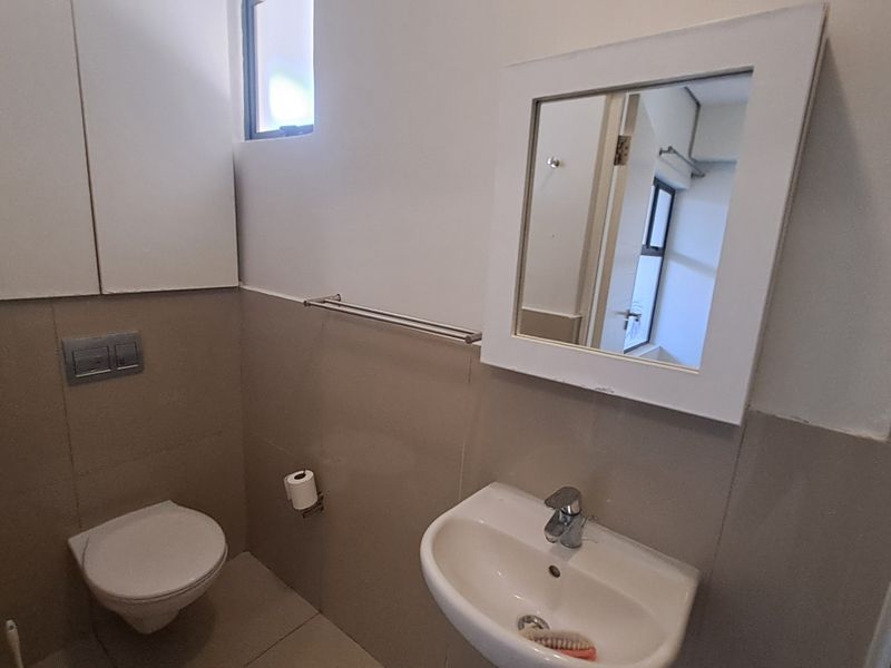 Modern 2 Bed | 2 Bath Apartment – Comfort Meets Convenience - Photo 10