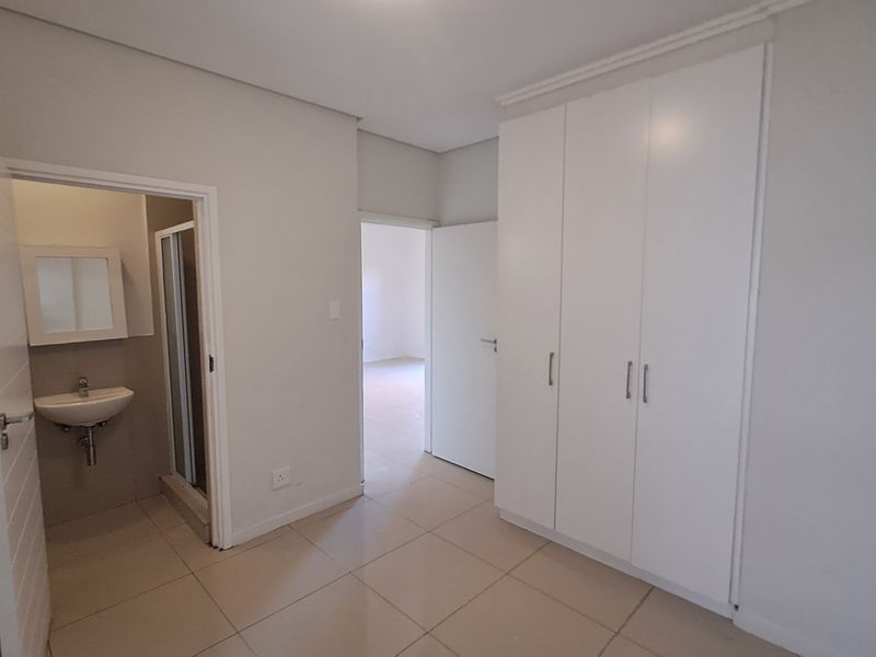 Modern 2 Bed | 2 Bath Apartment – Comfort Meets Convenience - Photo 9