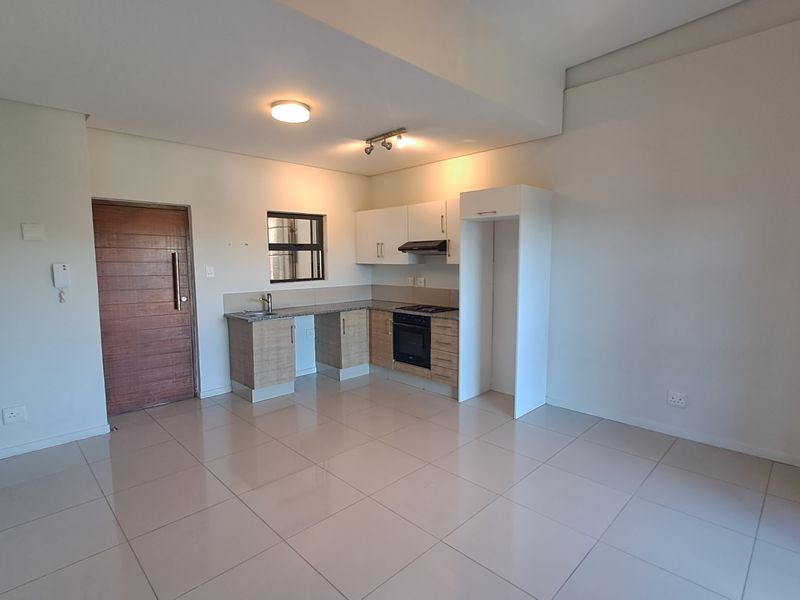 Modern 2 Bed | 2 Bath Apartment – Comfort Meets Convenience - Photo 3