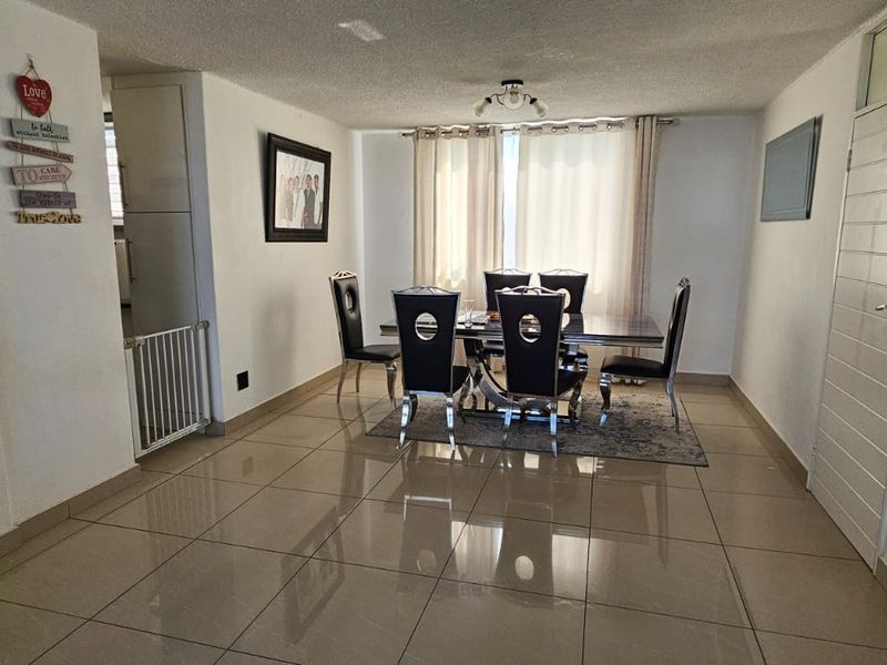 Spacious 3-Bedroom Apartment For Sale. - Photo 6