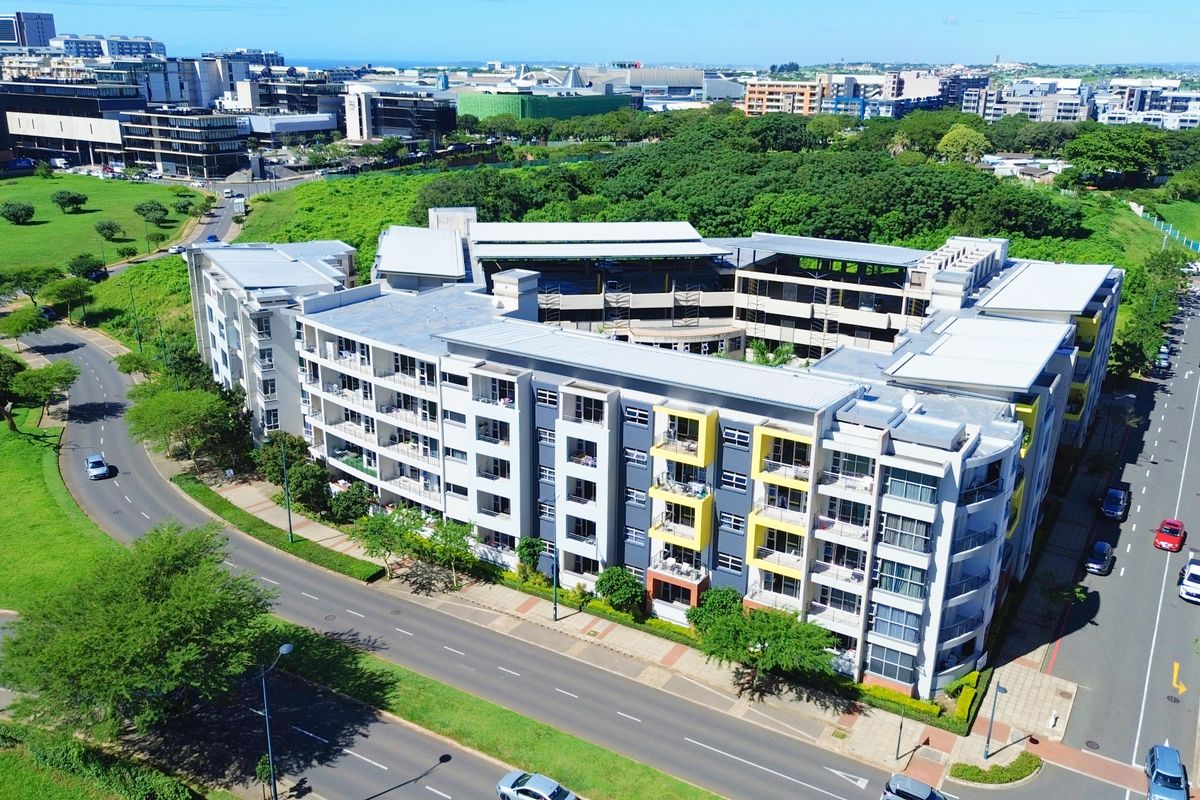 Modern One Bedroom Unit - Photo 2