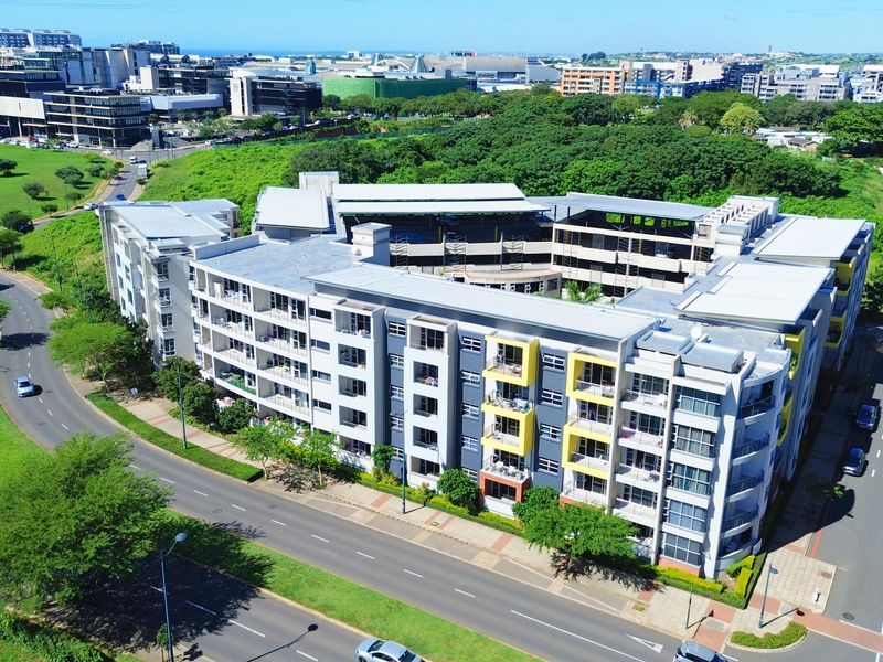 Modern One Bedroom Unit - Photo 2