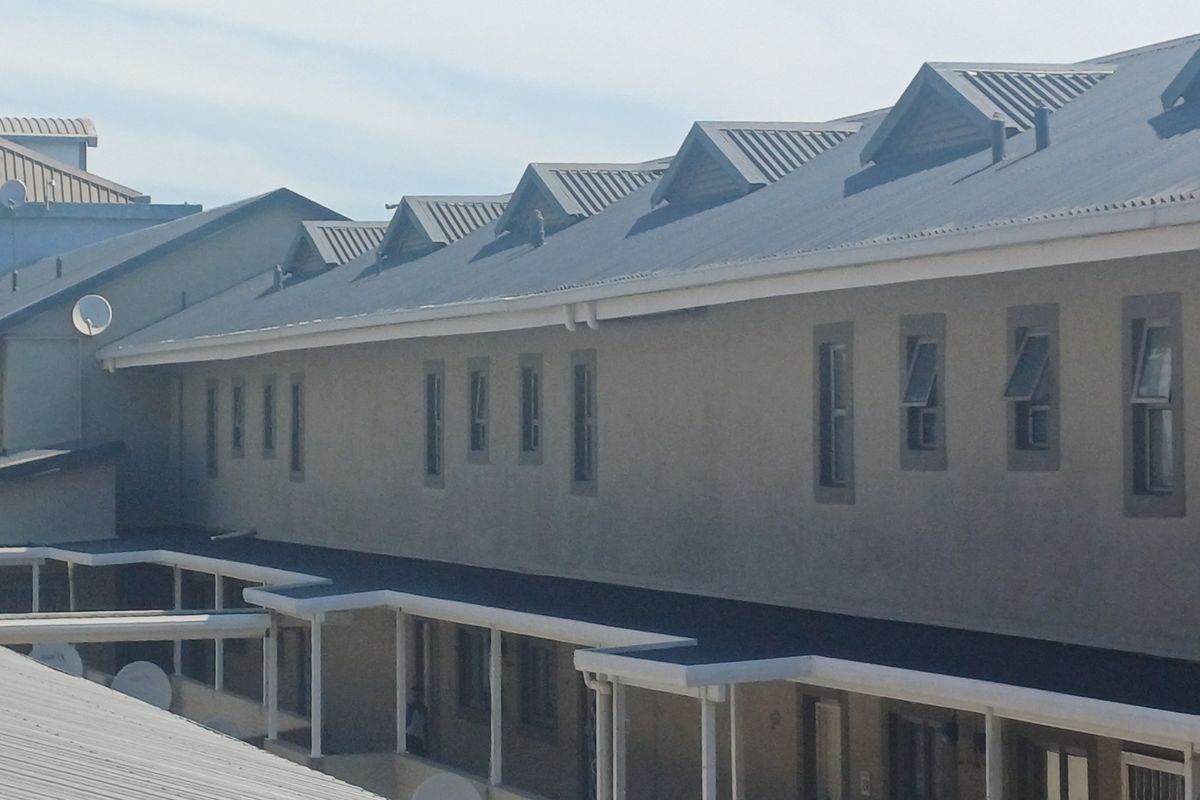 Beautiful 3 bedroom loft apartment with 2 bath 2 parking available for rent in Umhlanga Ridge - Photo 2