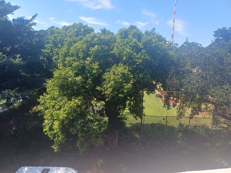 Beautiful 3 bedroom loft apartment with 2 bath 2 parking available for rent in Umhlanga Ridge - Photo 5