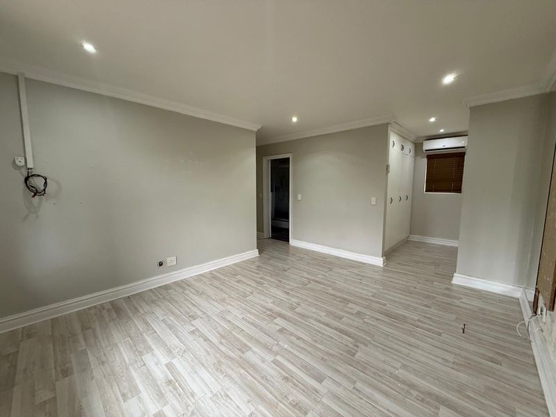 3 Bedroom 2.5 Bath Townhouse in La Lucia - Photo 6