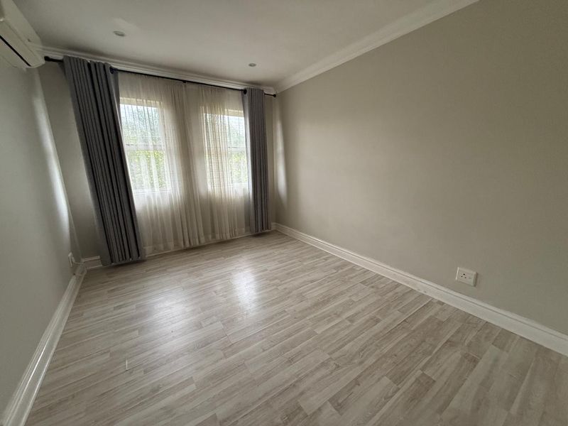 3 Bedroom 2.5 Bath Townhouse in La Lucia - Photo 5