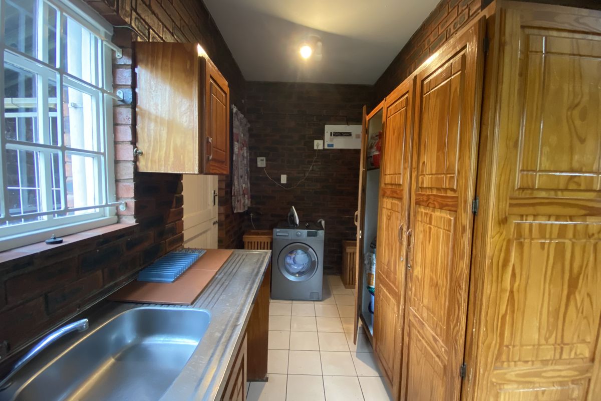 4 Bedroom House For Sale In Westville - Photo 2