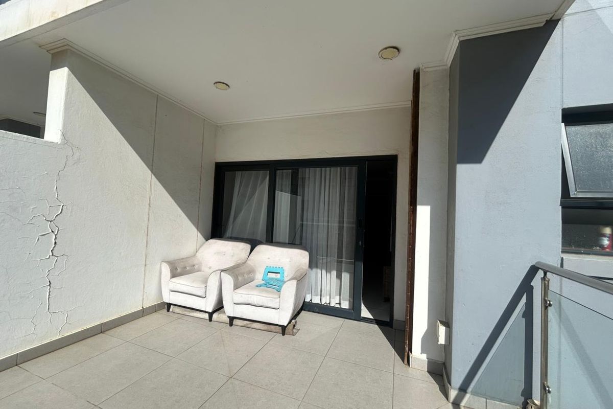 Modern two bedroom Apartment - Photo 5