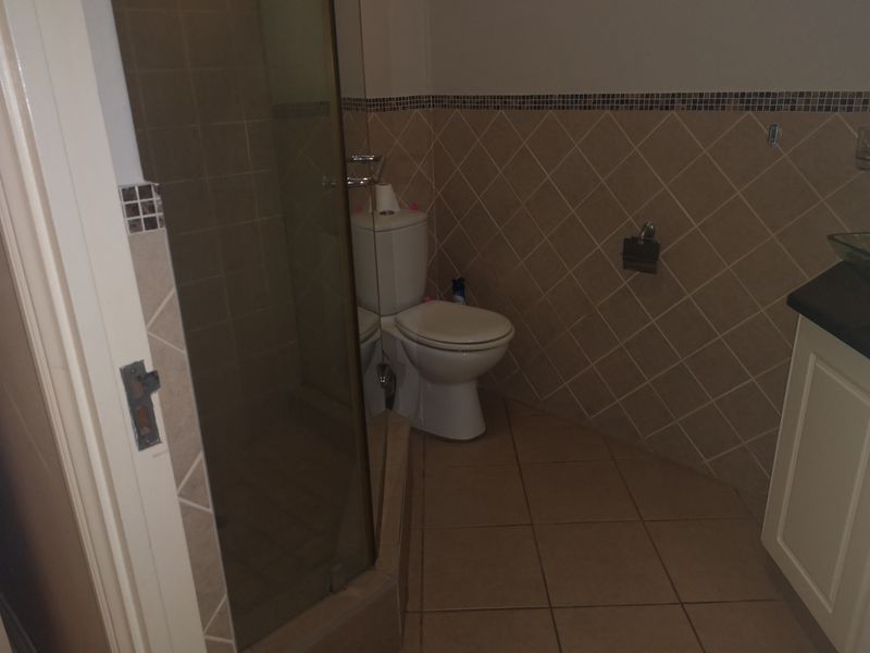 Prime  Property Presents A Stunning Two Bedroom Apartment Situated In Umhlanga Ridge - Photo 10