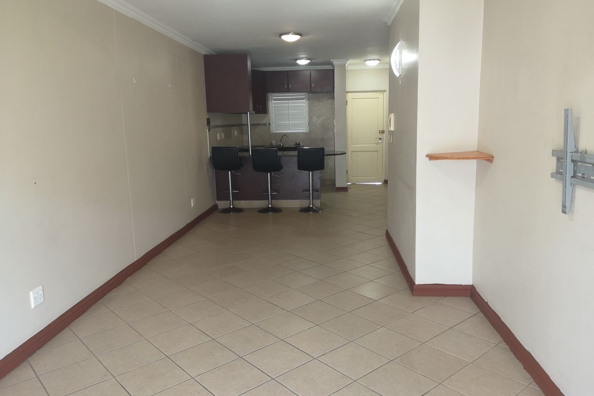 Prime  Property Presents A Stunning Two Bedroom Apartment Situated In Umhlanga Ridge - Photo 3