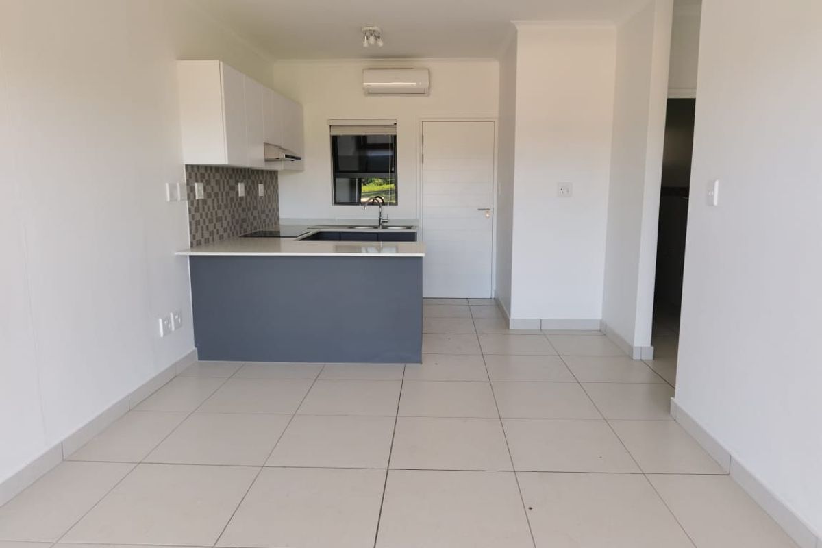 Stylish 2 Bedroom, 2 Bathroom Apartment - Photo 3