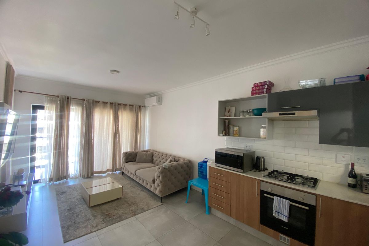 Modern two bedroom Apartment - Photo 4