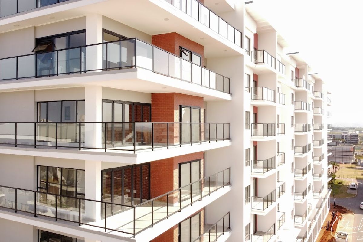 Modern two bedroom Apartment - Photo 2