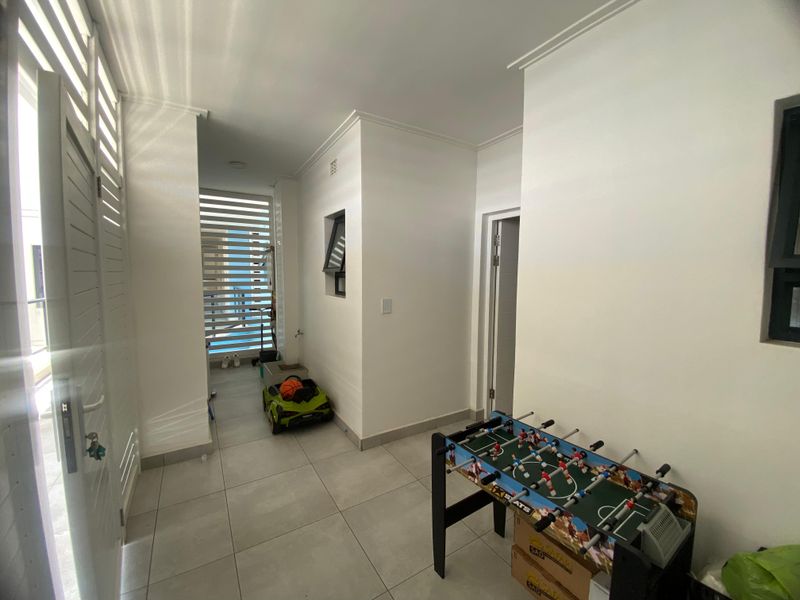 Modern two bedroom Apartment - Photo 3