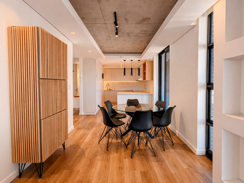 Atlantic-Facing Corner Residence in Sea Point. - Photo 2