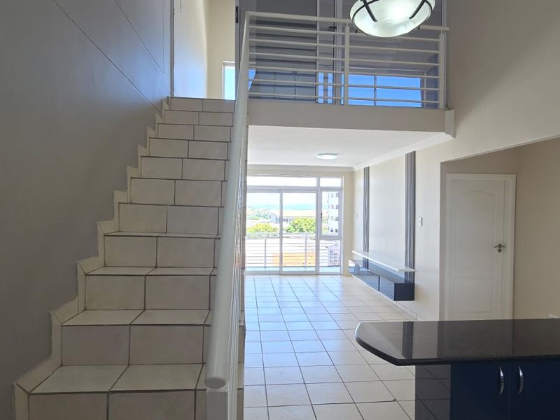 Three Bedroom to let - Photo 4