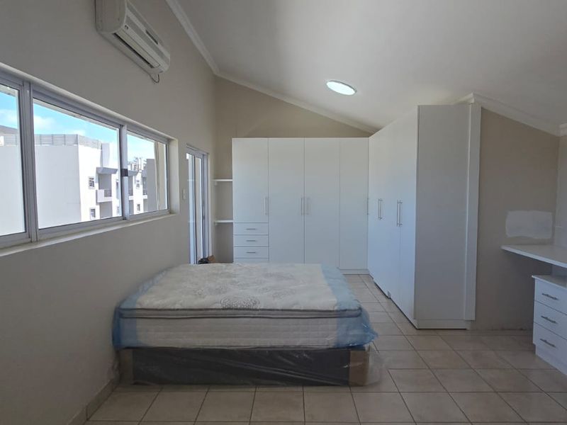 Three Bedroom to let - Photo 7