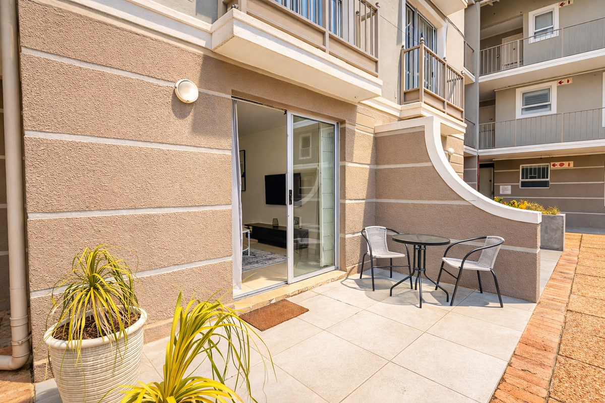Super Neat Ground Floor ApartmentJust Steps away from Kloof Street. - Photo 4