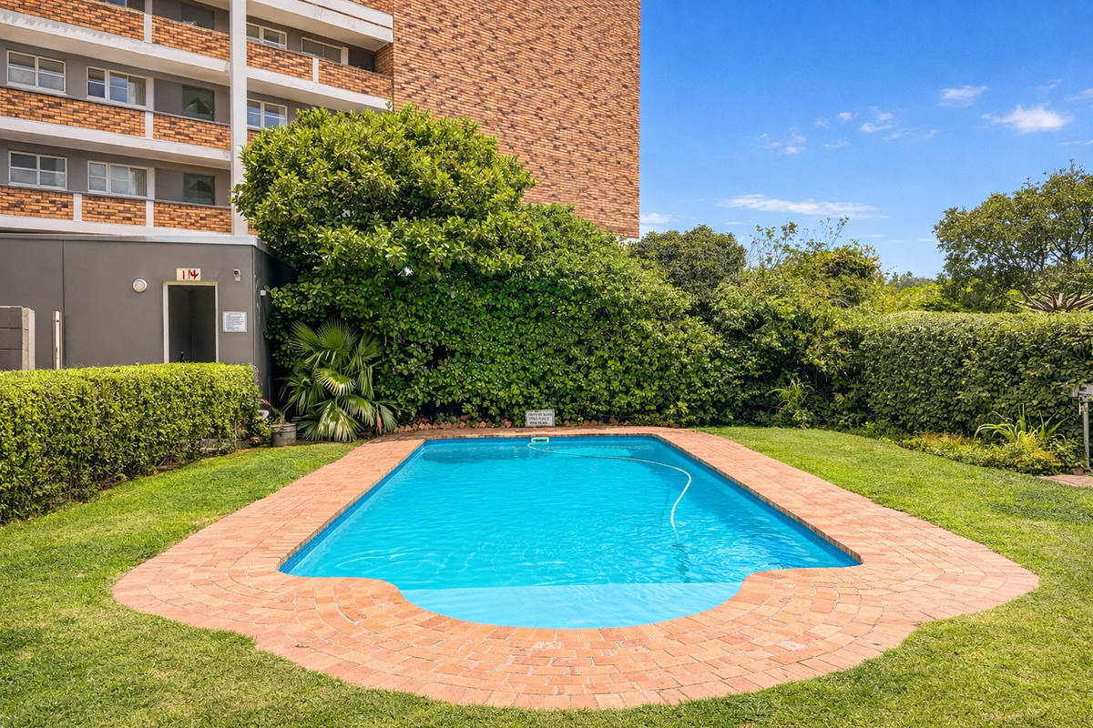 Super Neat Ground Floor ApartmentJust Steps away from Kloof Street. - Photo 2