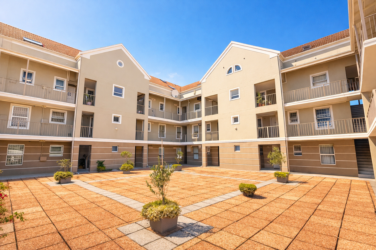 Super Neat Ground Floor ApartmentJust Steps away from Kloof Street. - Photo 3