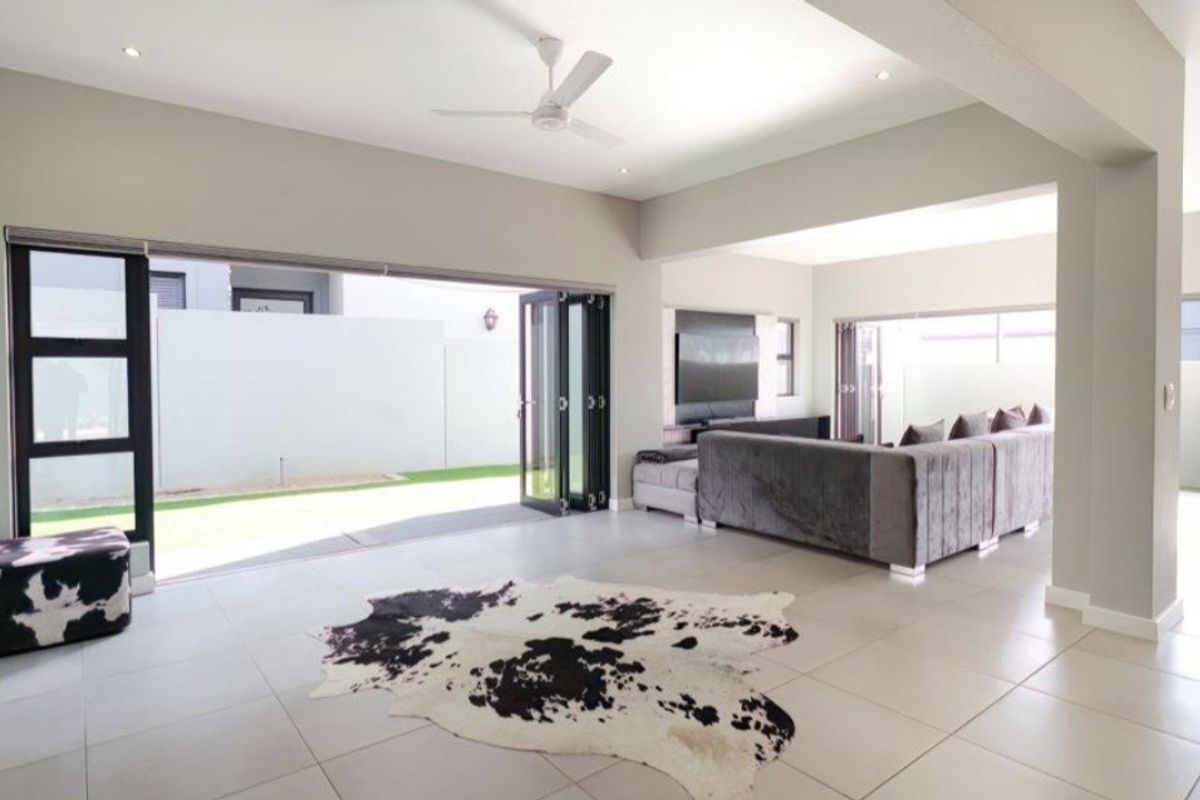 Olivewood Estate. 3 Bed 2 Bath - Photo 3