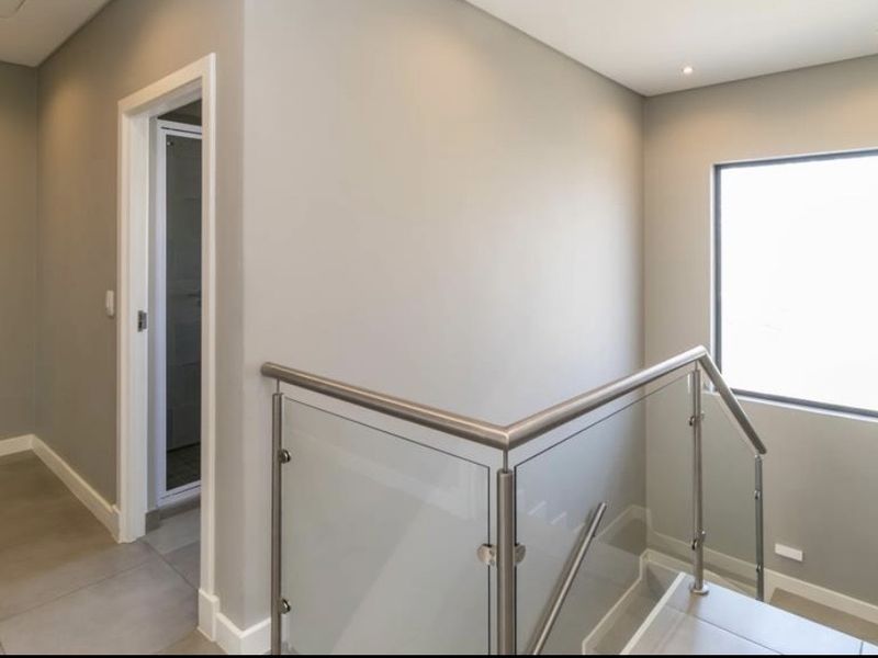 Olivewood Estate. 3 Bed 2 Bath - Photo 9