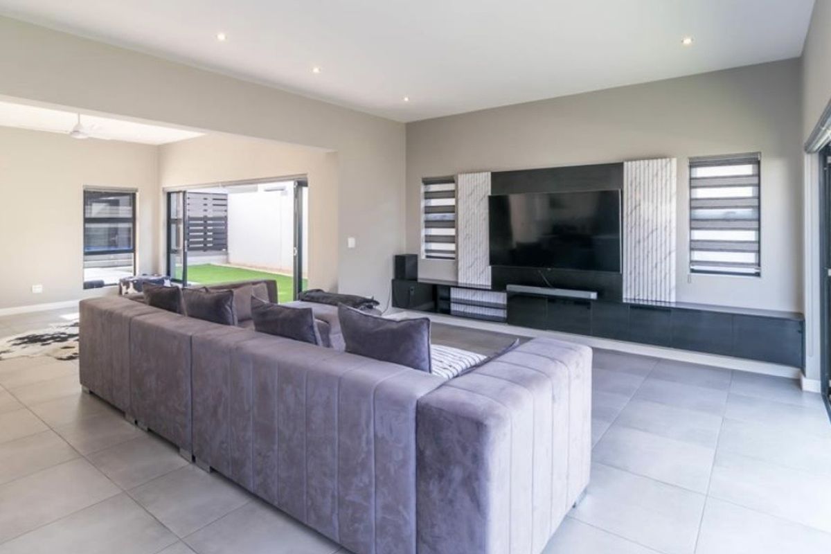 Olivewood Estate. 3 Bed 2 Bath - Photo 5