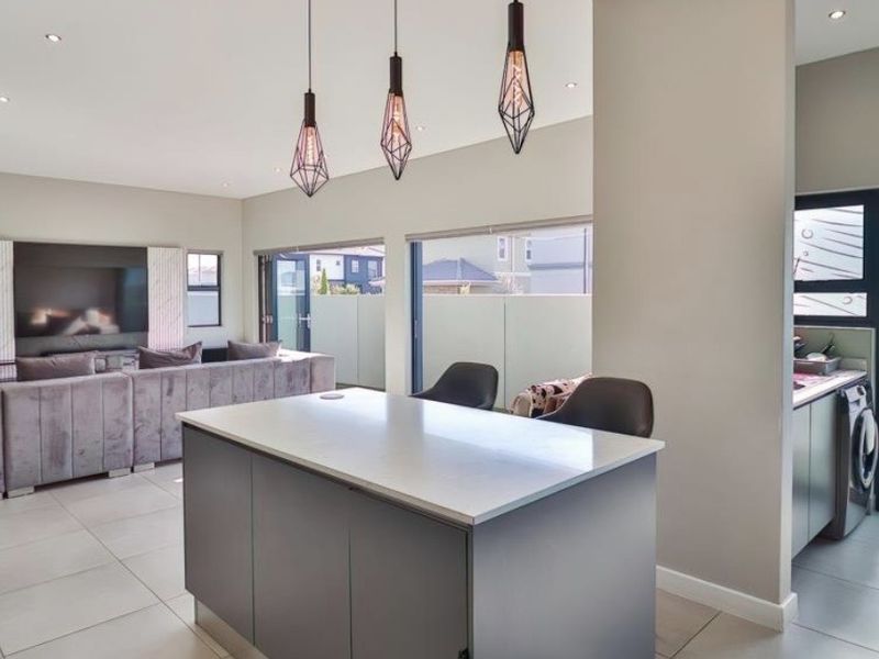 Olivewood Estate. 3 Bed 2 Bath - Photo 6