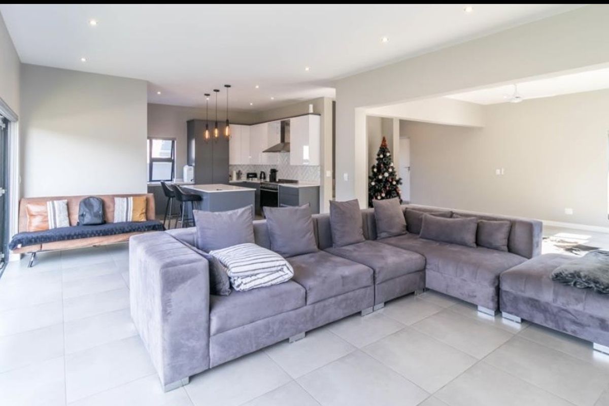 Olivewood Estate. 3 Bed 2 Bath - Photo 4