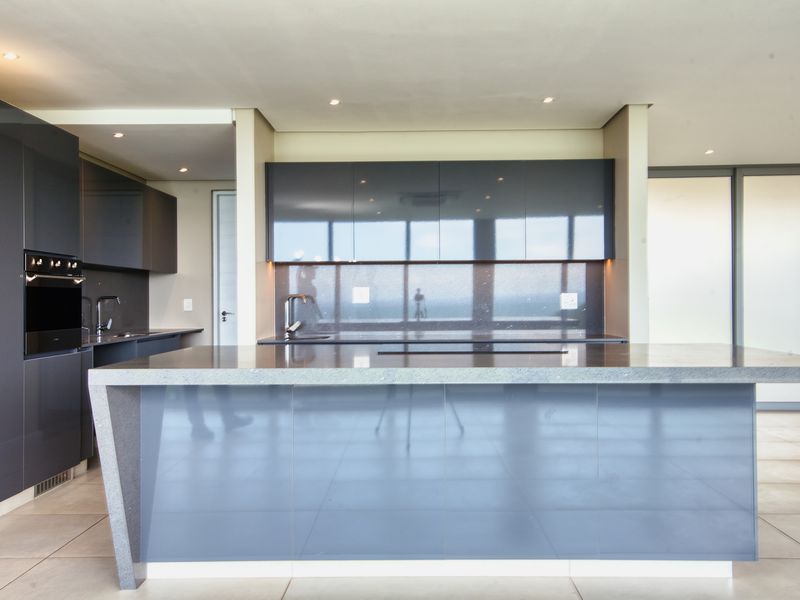 Spectacular 4-Bedroom, 4-Bathroom Home in The Horizon, Executive Estate, Umhlanga - Photo 4
