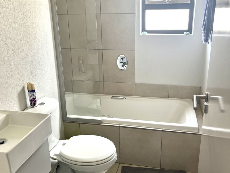 2 Bed 2 Bath. - Photo 8