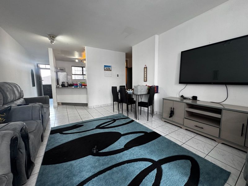 2-Bedroom Apartment For Sale . - Photo 2