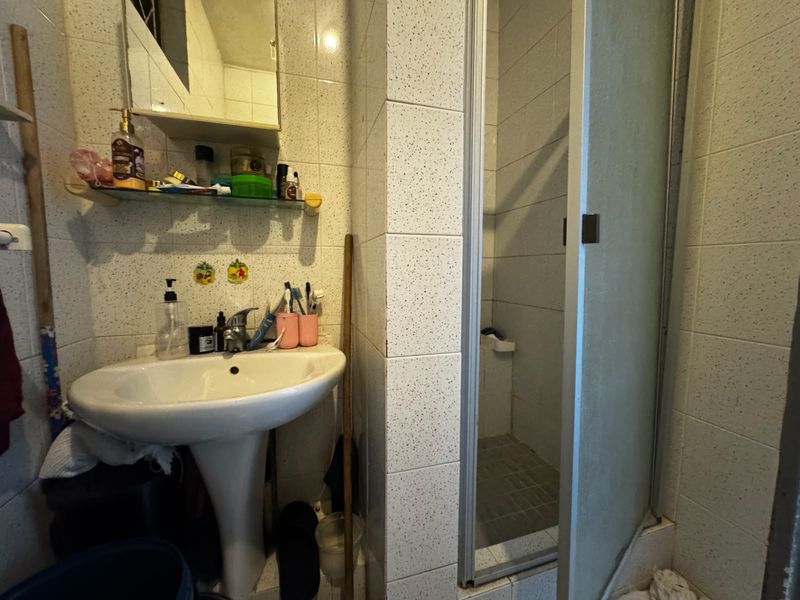 2-Bedroom Apartment For Sale . - Photo 8