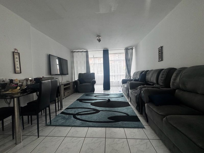 2-Bedroom Apartment For Sale . - Photo 3